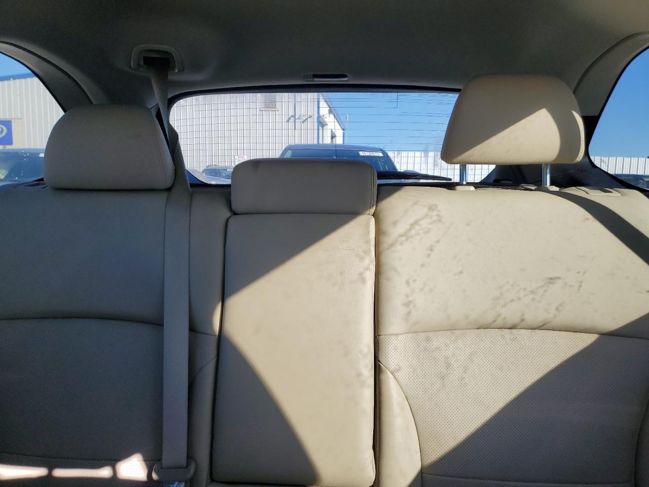 2018 Subaru Outback - Image 10