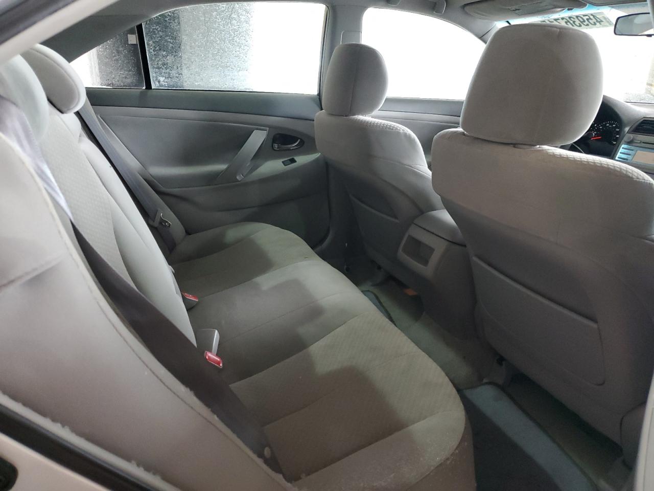 2009 Toyota Camry - Image 10