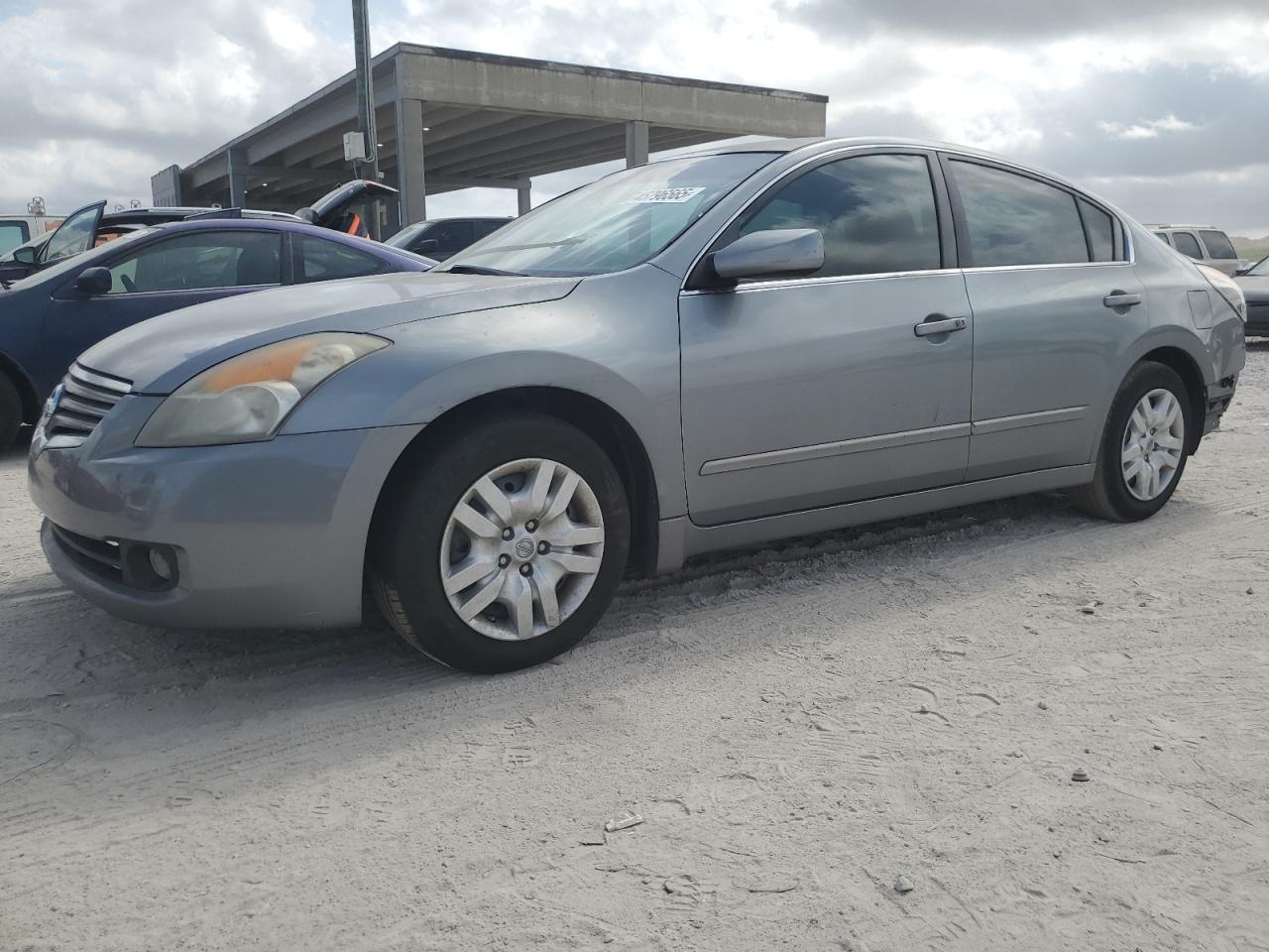 2009 Nissan Altima - Image 1