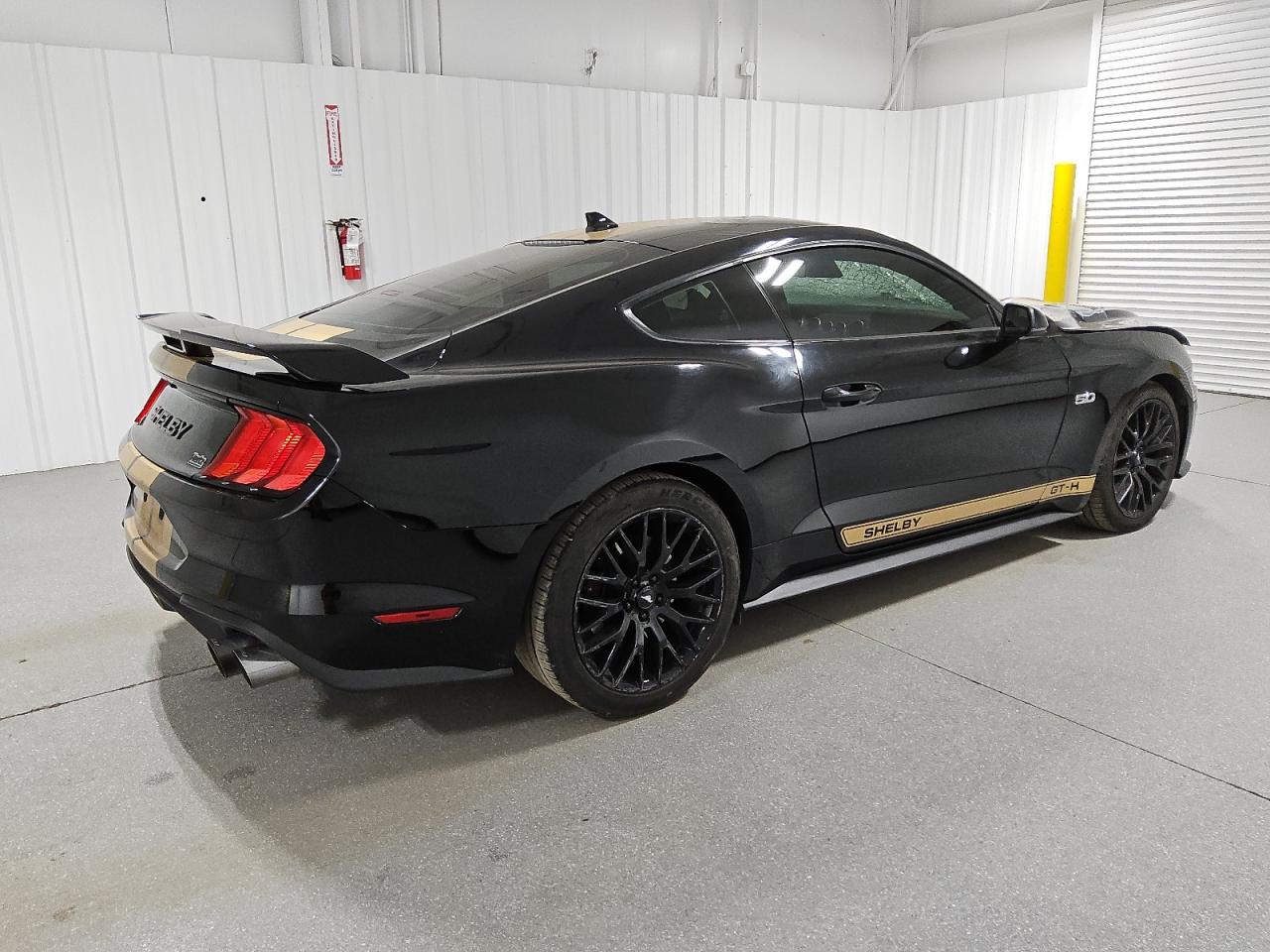 2022 Ford Mustang - Image 3