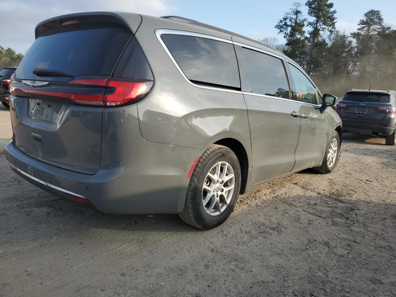 2022 Chrysler Pacifica - Image 3