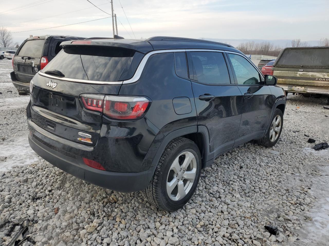 2019 Jeep Compass - Image 3