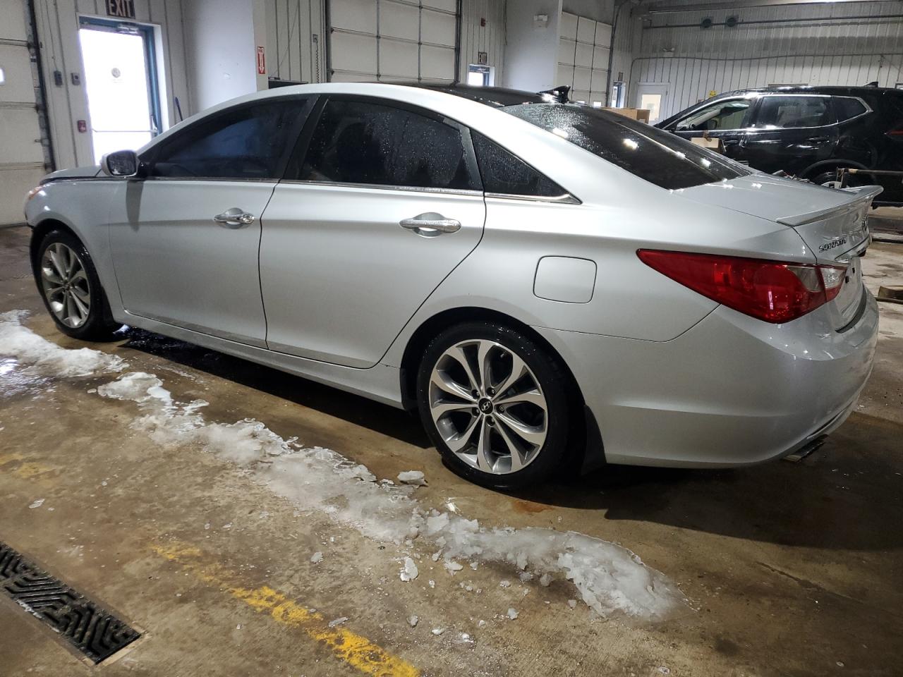 2013 Hyundai Sonata - Image 2