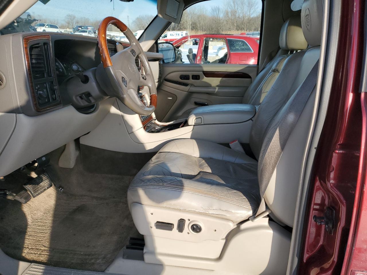 2003 Cadillac Escalade - Image 7