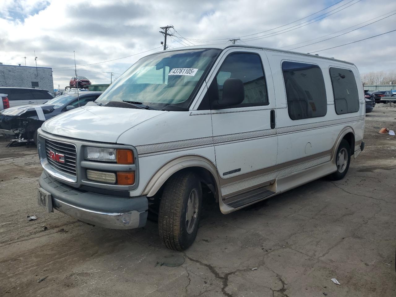 2000 GMC Savana - Image 1