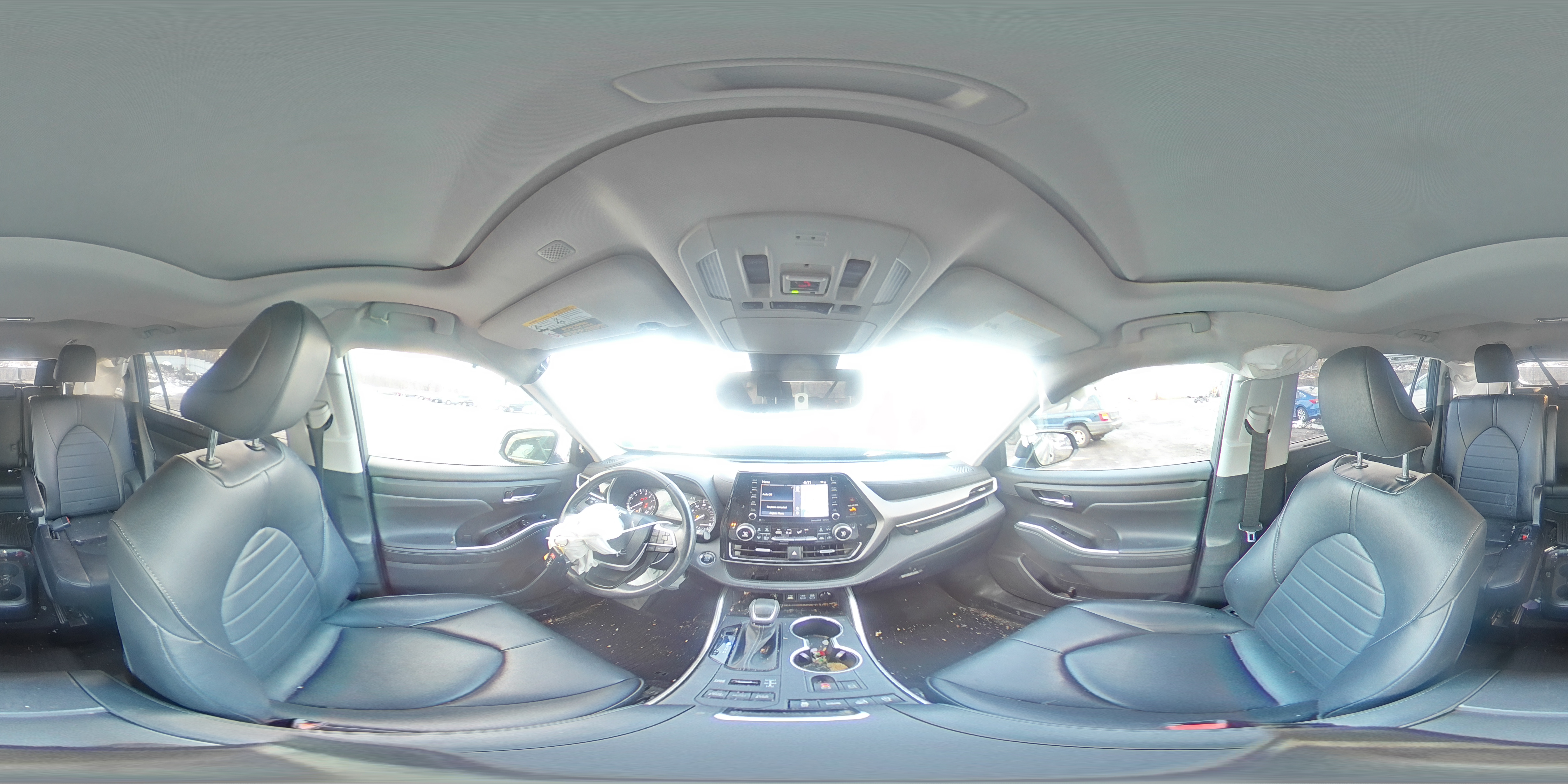 2022 Toyota Highlander - Image 14