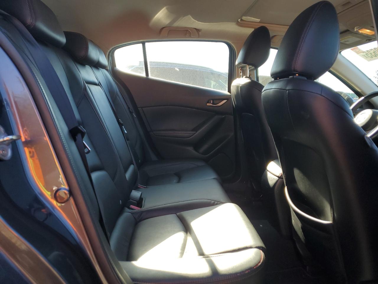 2015 Mazda 3 - Image 10
