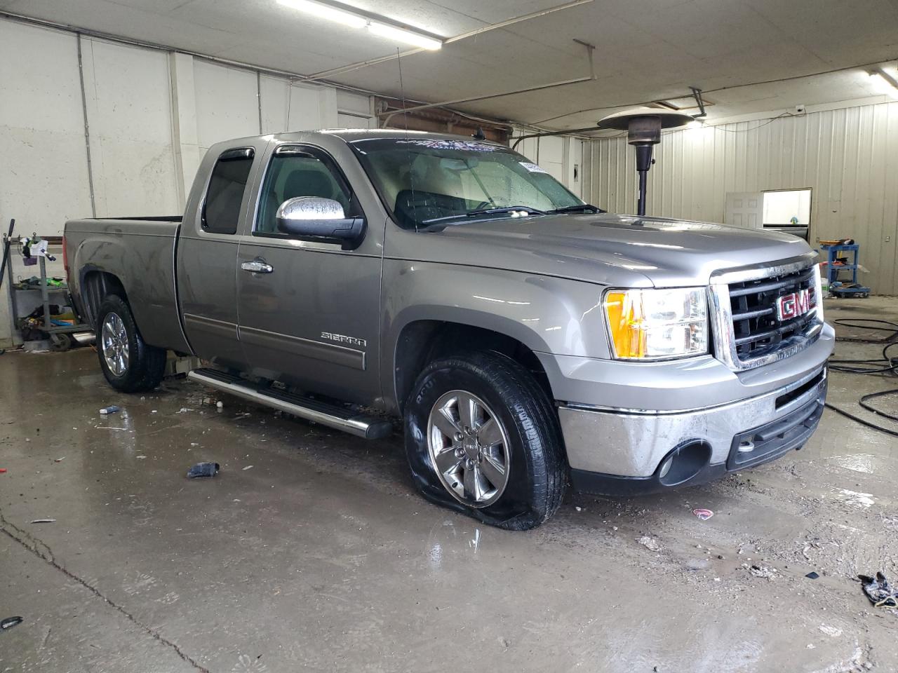 2013 GMC Sierra - Image 4