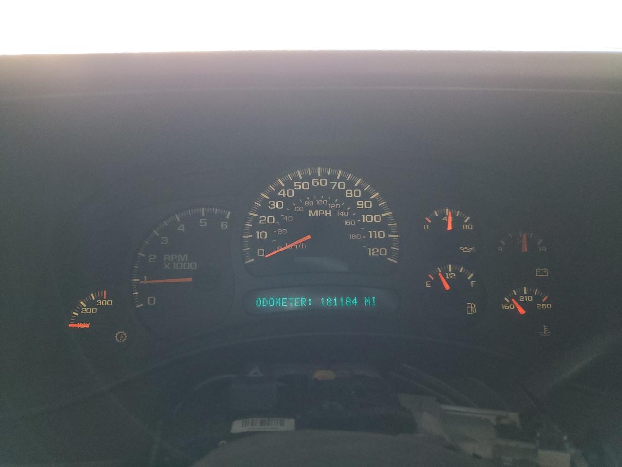 2005 Chevrolet Silverado - Image 9