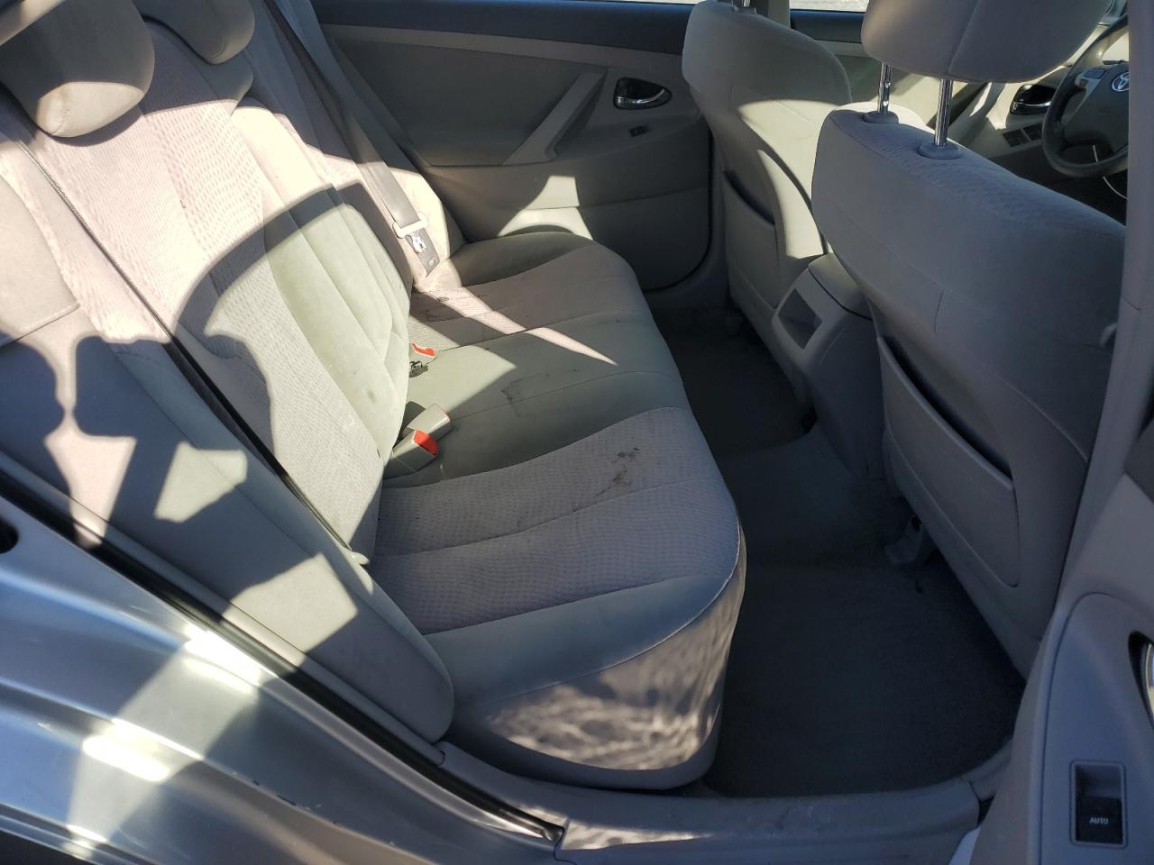 2010 Toyota Camry - Image 10