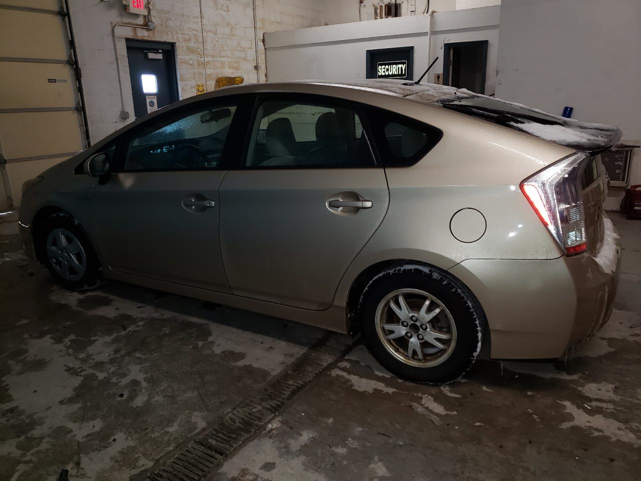 2010 Toyota Prius - Image 2