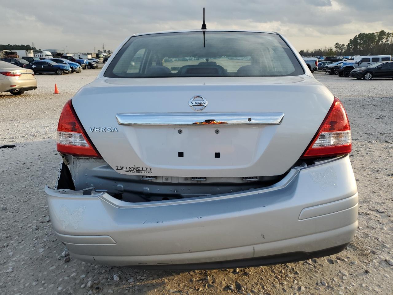 2009 Nissan Versa - Image 6
