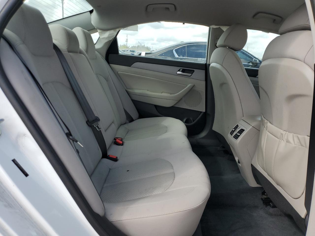 2019 Hyundai Sonata - Image 11