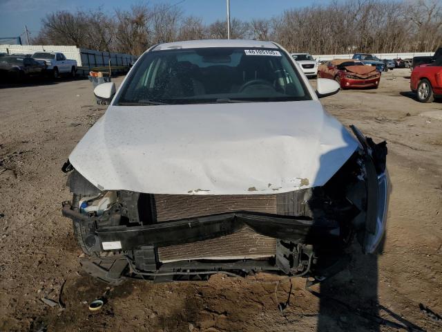  HYUNDAI ELANTRA 2018 Белы
