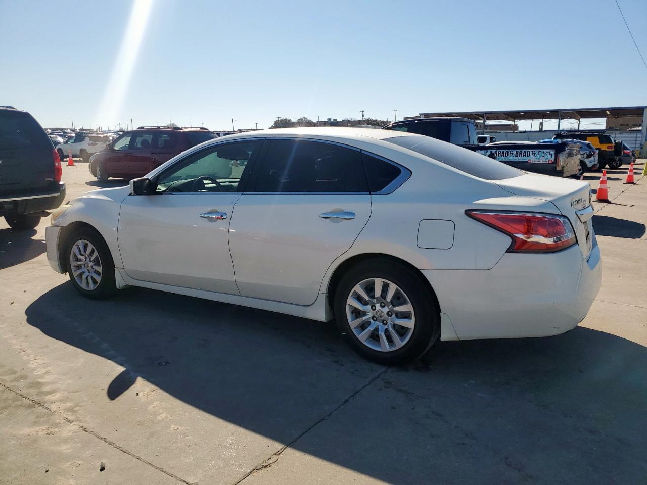 2014 Nissan Altima - Image 2