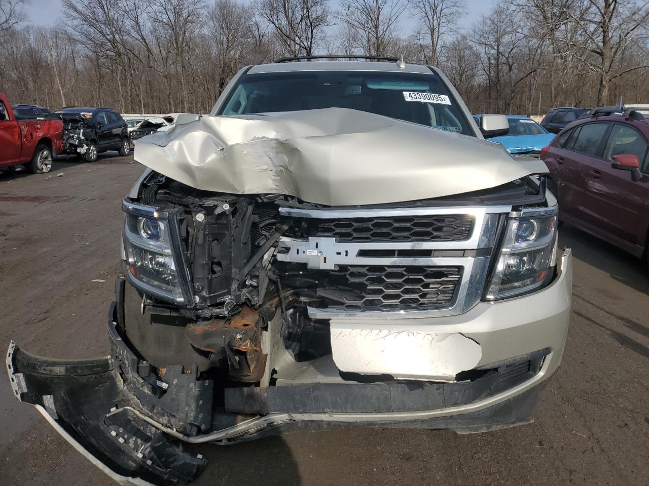 2016 Chevrolet Suburban - Image 5
