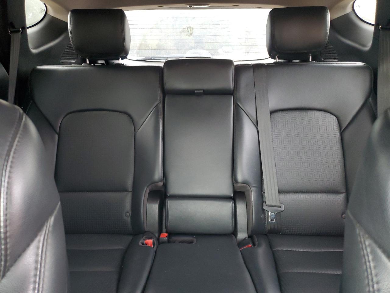 2013 Hyundai Santa Fe - Image 10