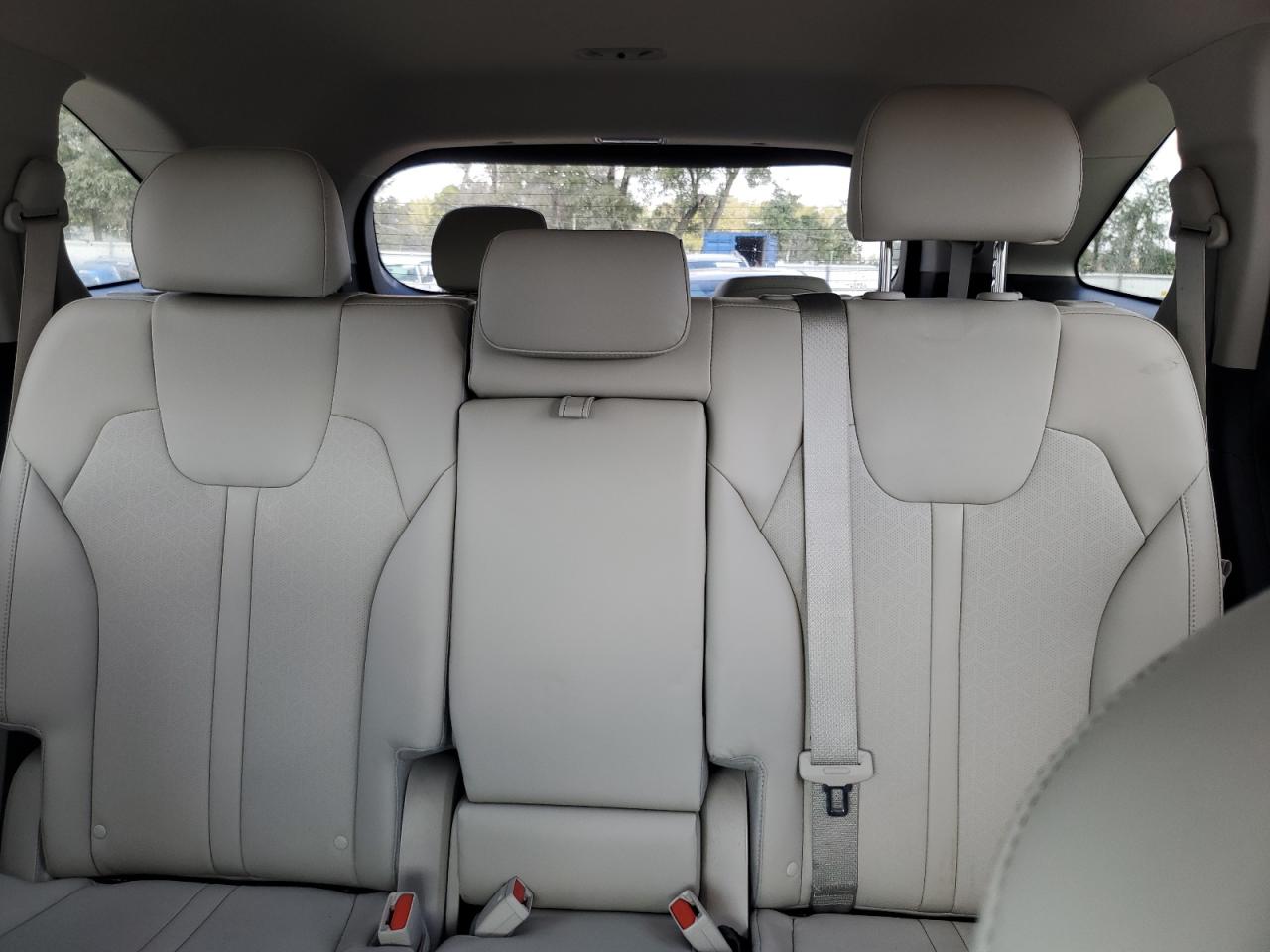2022 Kia Sorento - Image 10