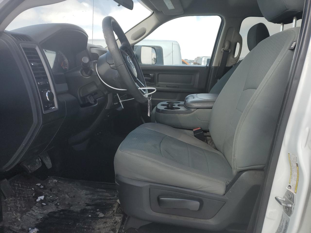 2017 RAM 3500 - Image 7