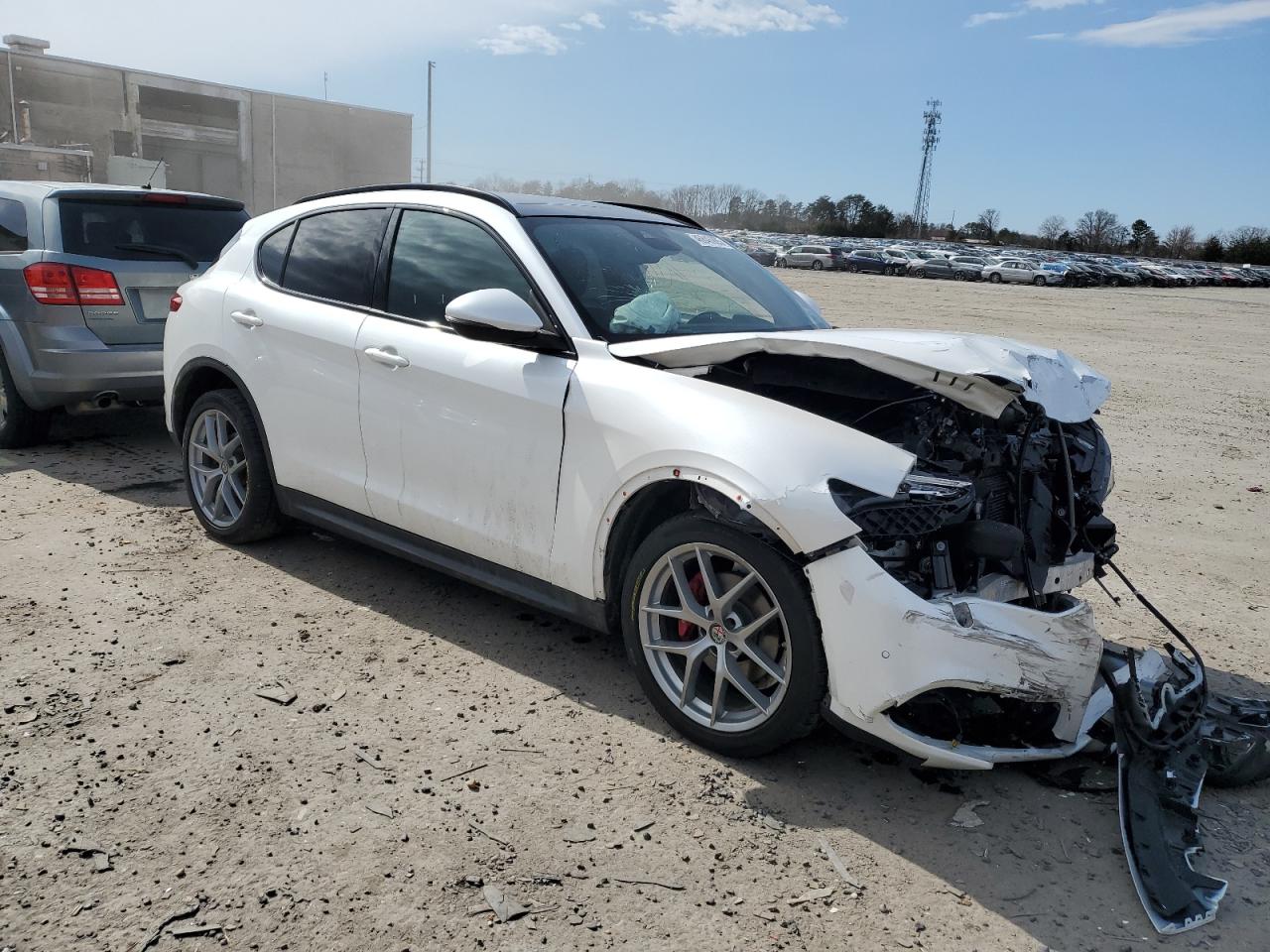 2018 Alfa Romeo Stelvio - Image 4