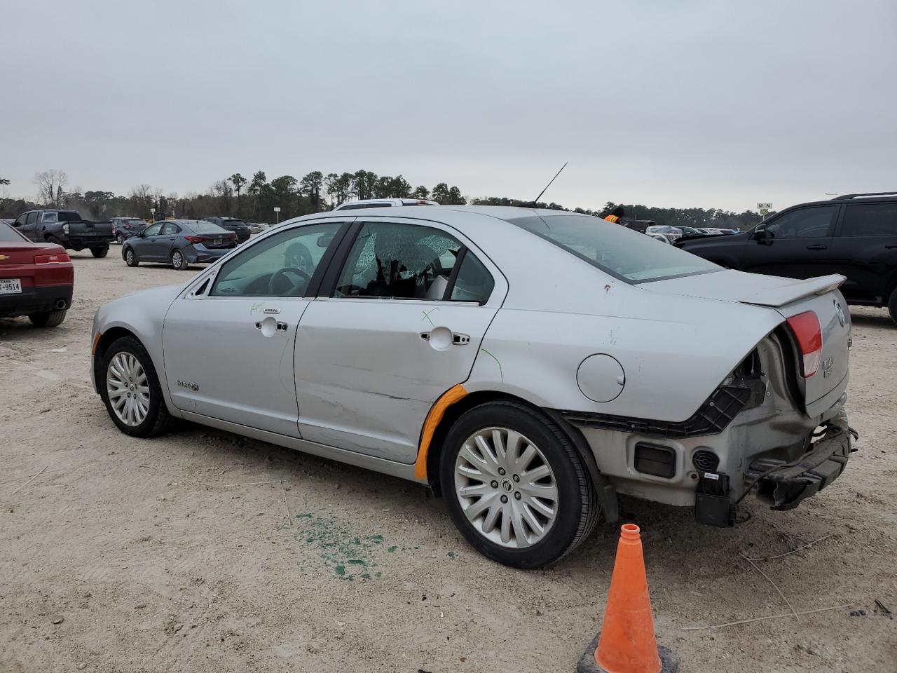 2010 Mercury Milan - Image 2