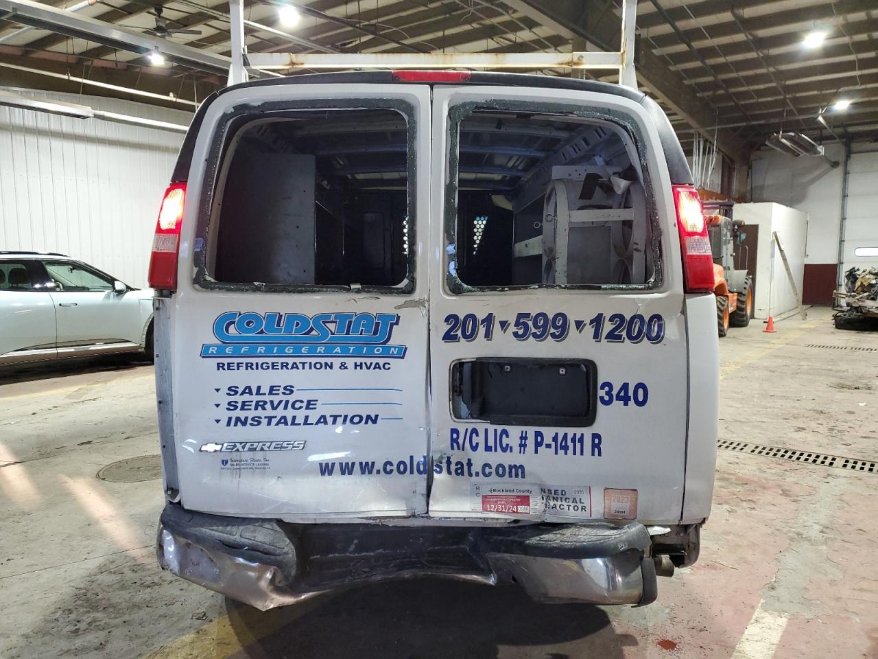 2018 Chevrolet Express - Image 6