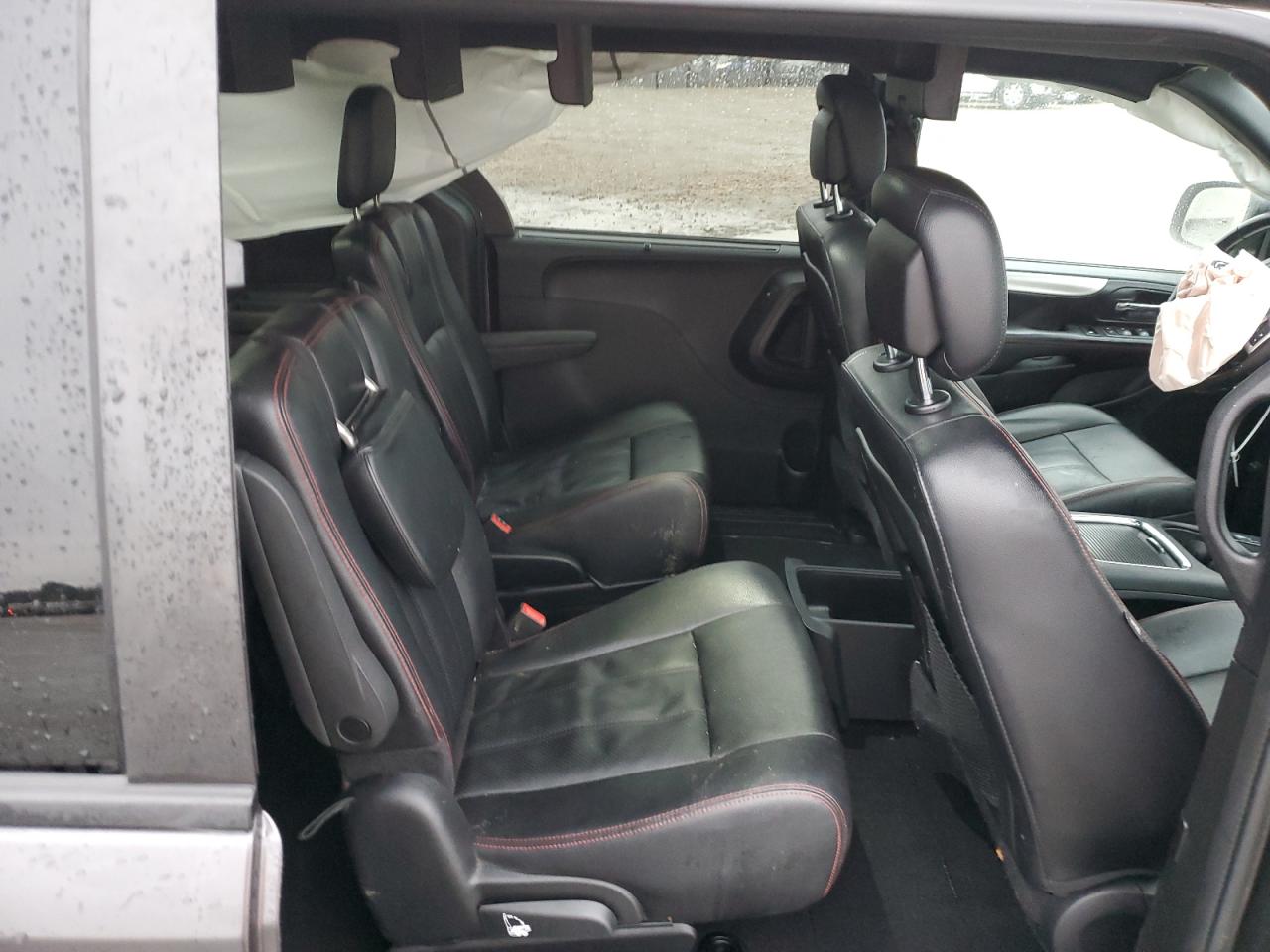 2019 Dodge Caravan - Image 11