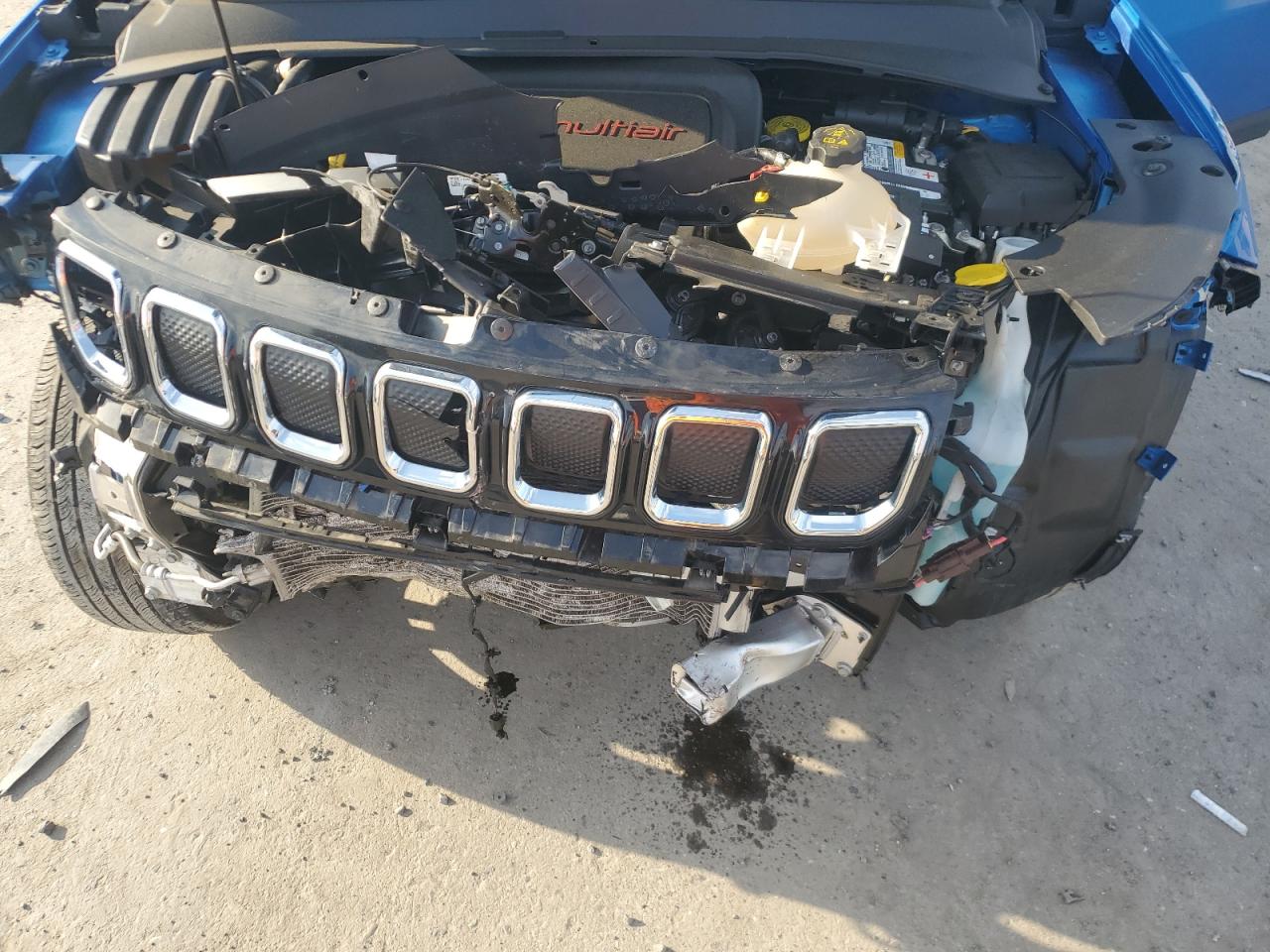 2022 Jeep Compass - Image 12
