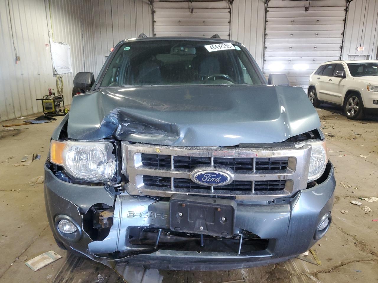 2010 Ford Escape - Image 5