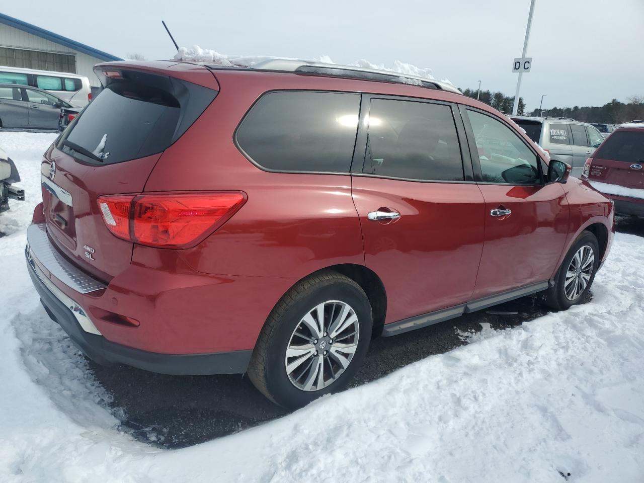 2017 Nissan Pathfinder - Image 3