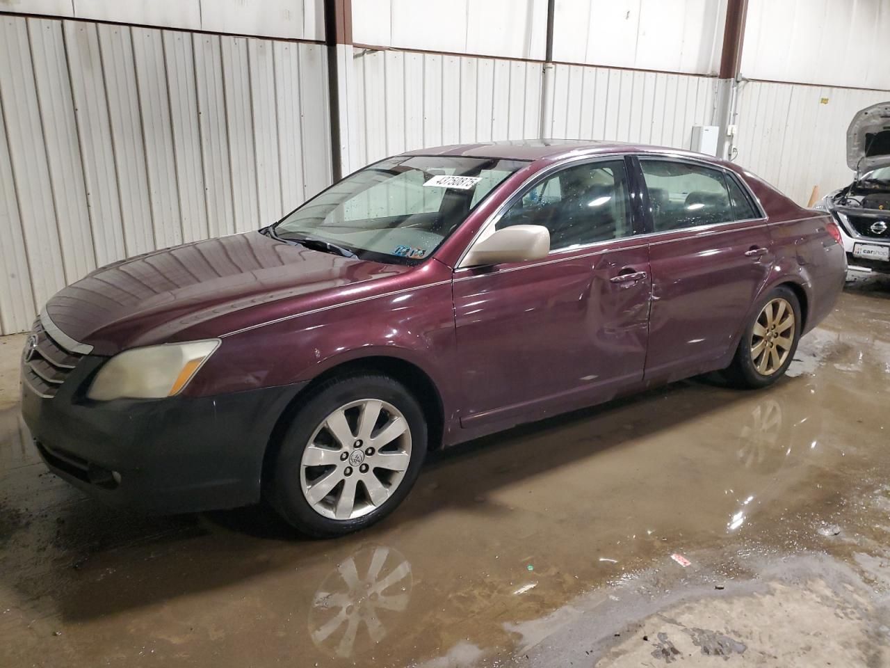 2006 Toyota Avalon - Image 1