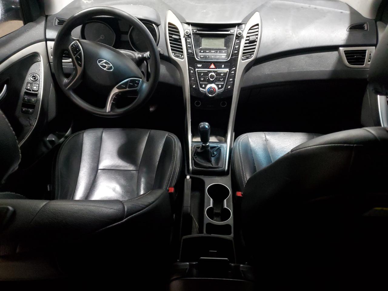 2013 Hyundai Elantra - Image 8