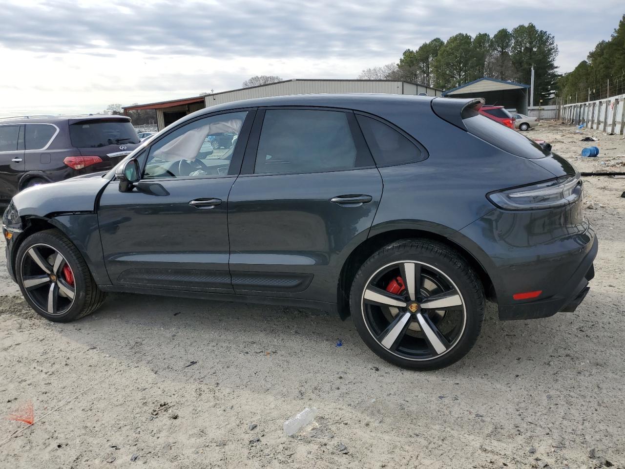 2024 Porsche Macan - Image 2