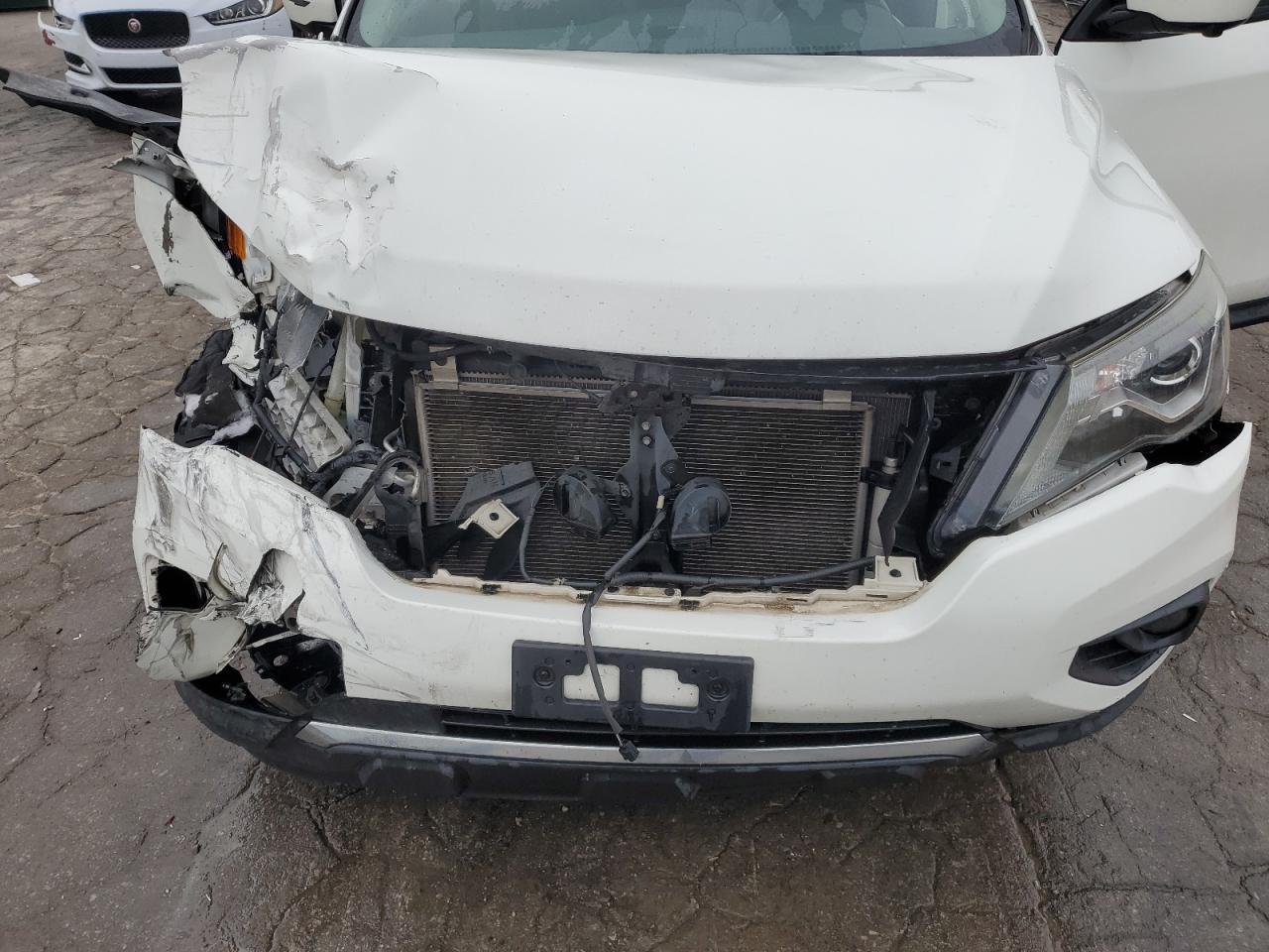 2017 Nissan Pathfinder - Image 12