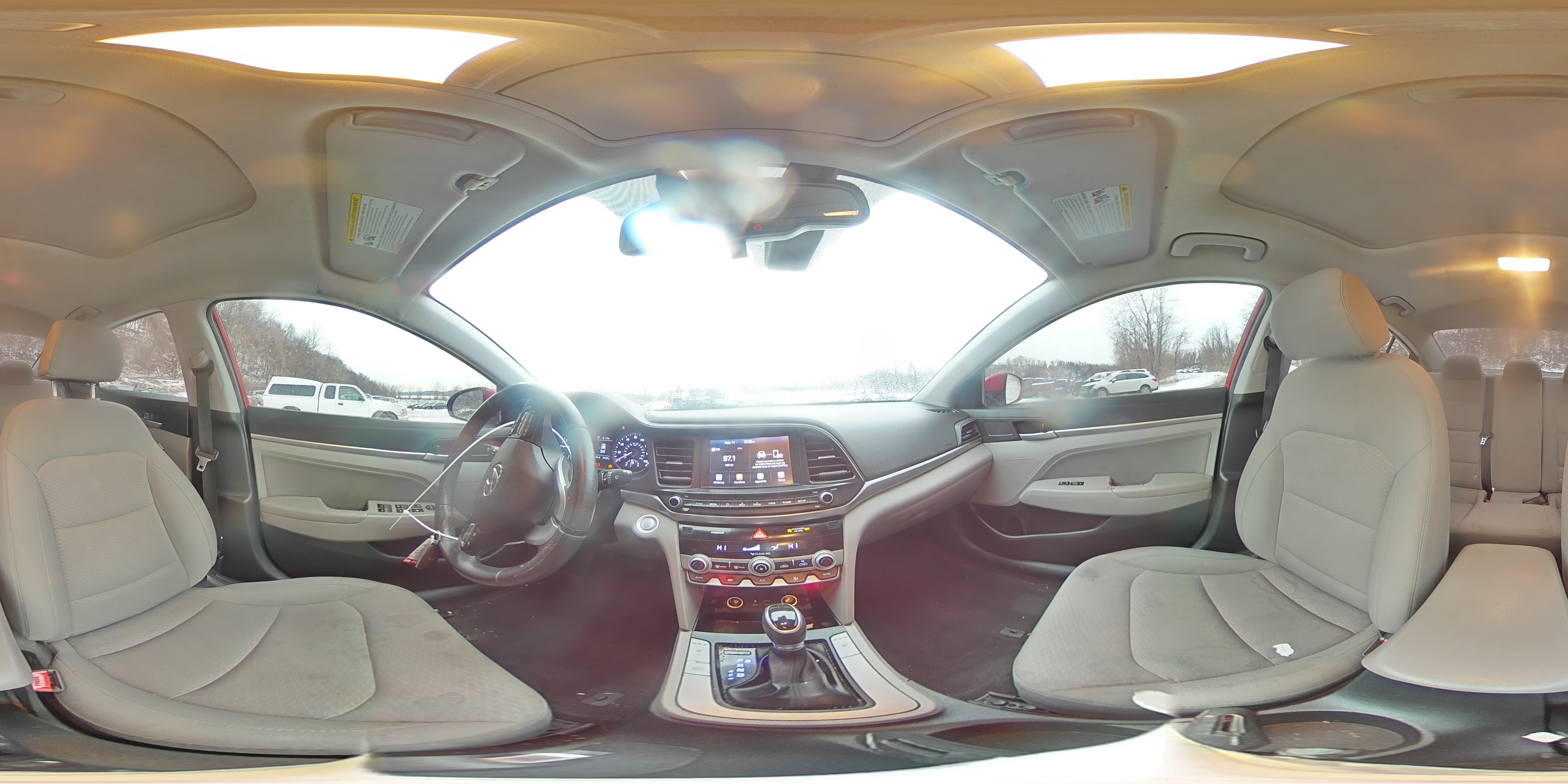 2020 Hyundai Elantra - Image 12