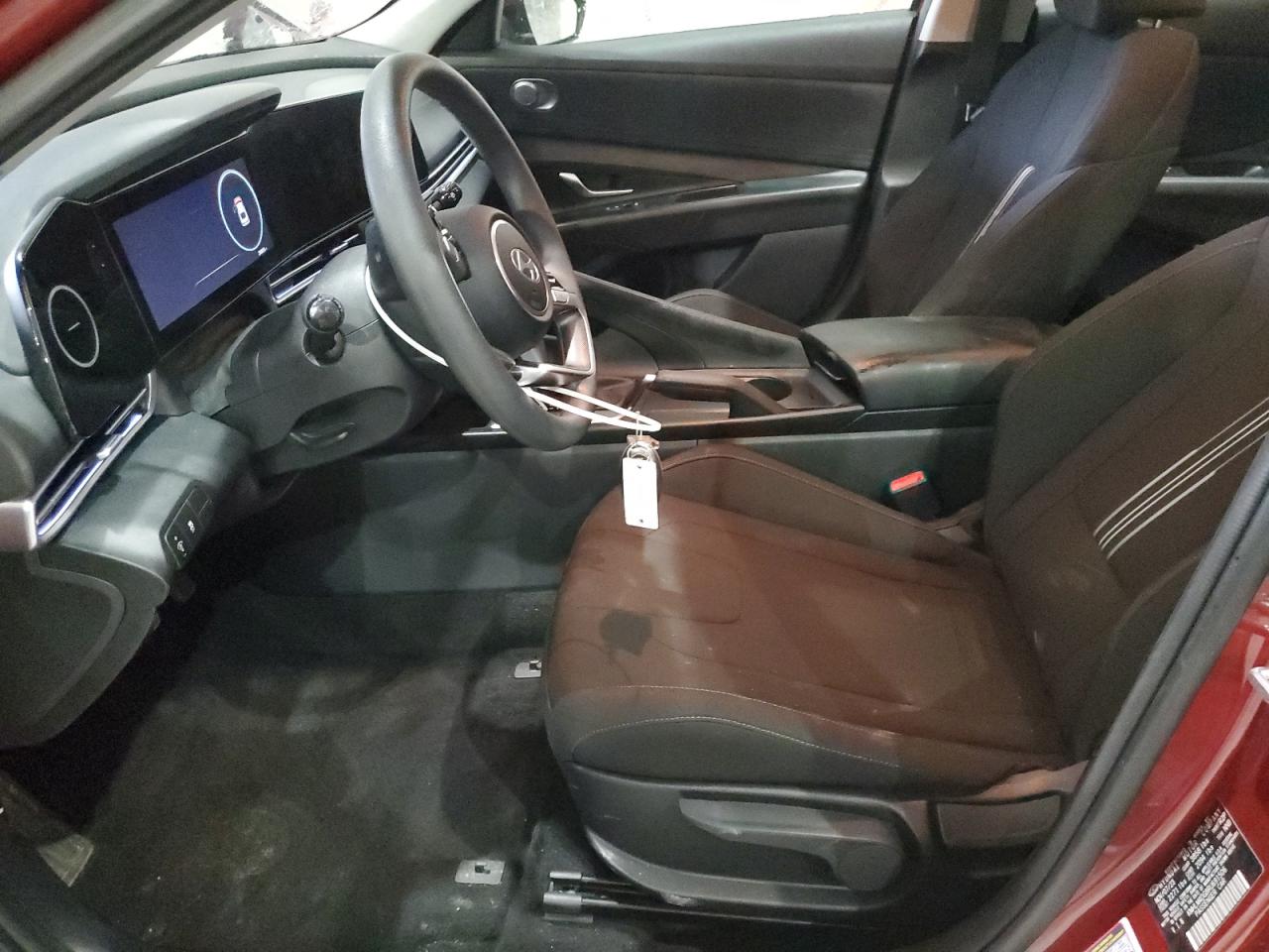 2024 Hyundai Elantra - Image 7