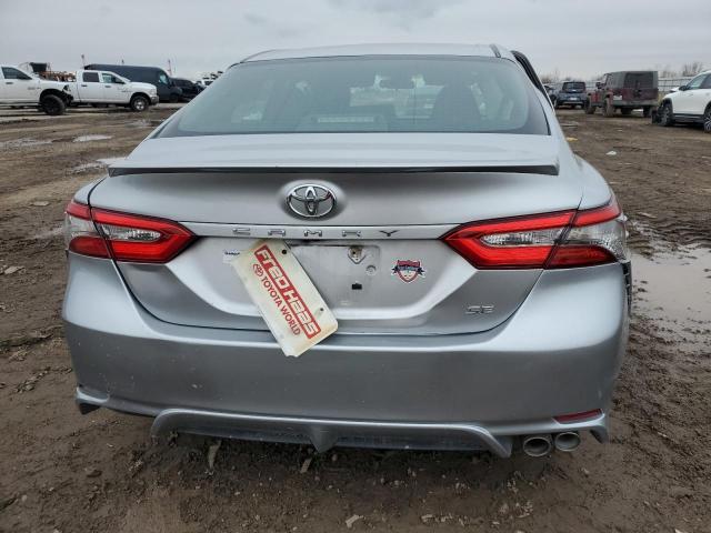  TOYOTA CAMRY 2018 Srebrny