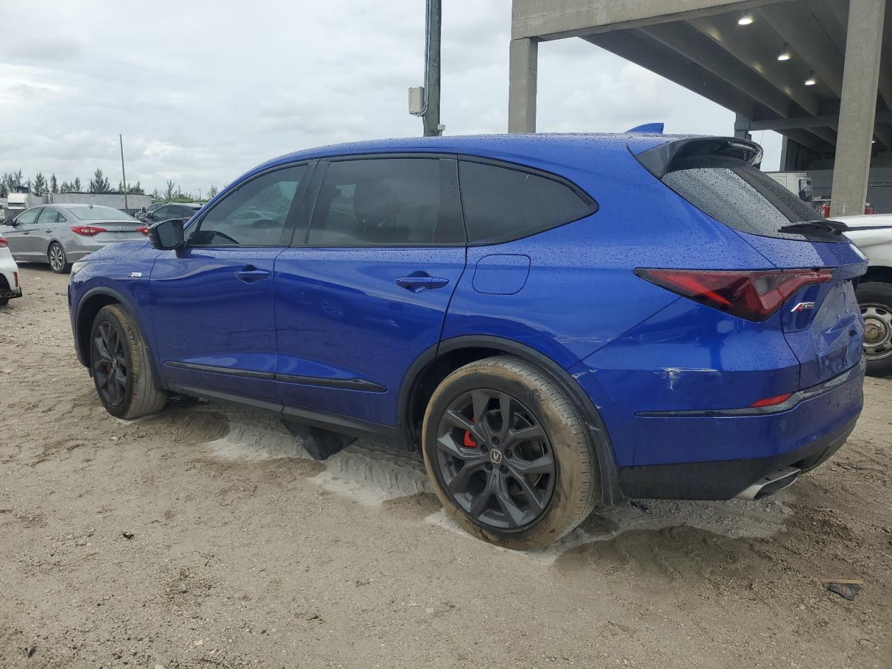 2022 Acura MDX - Image 2