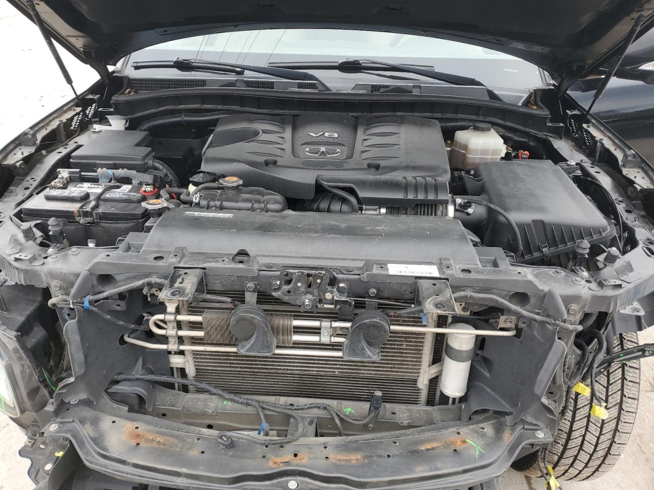 2017 Infiniti QX80 - Image 12