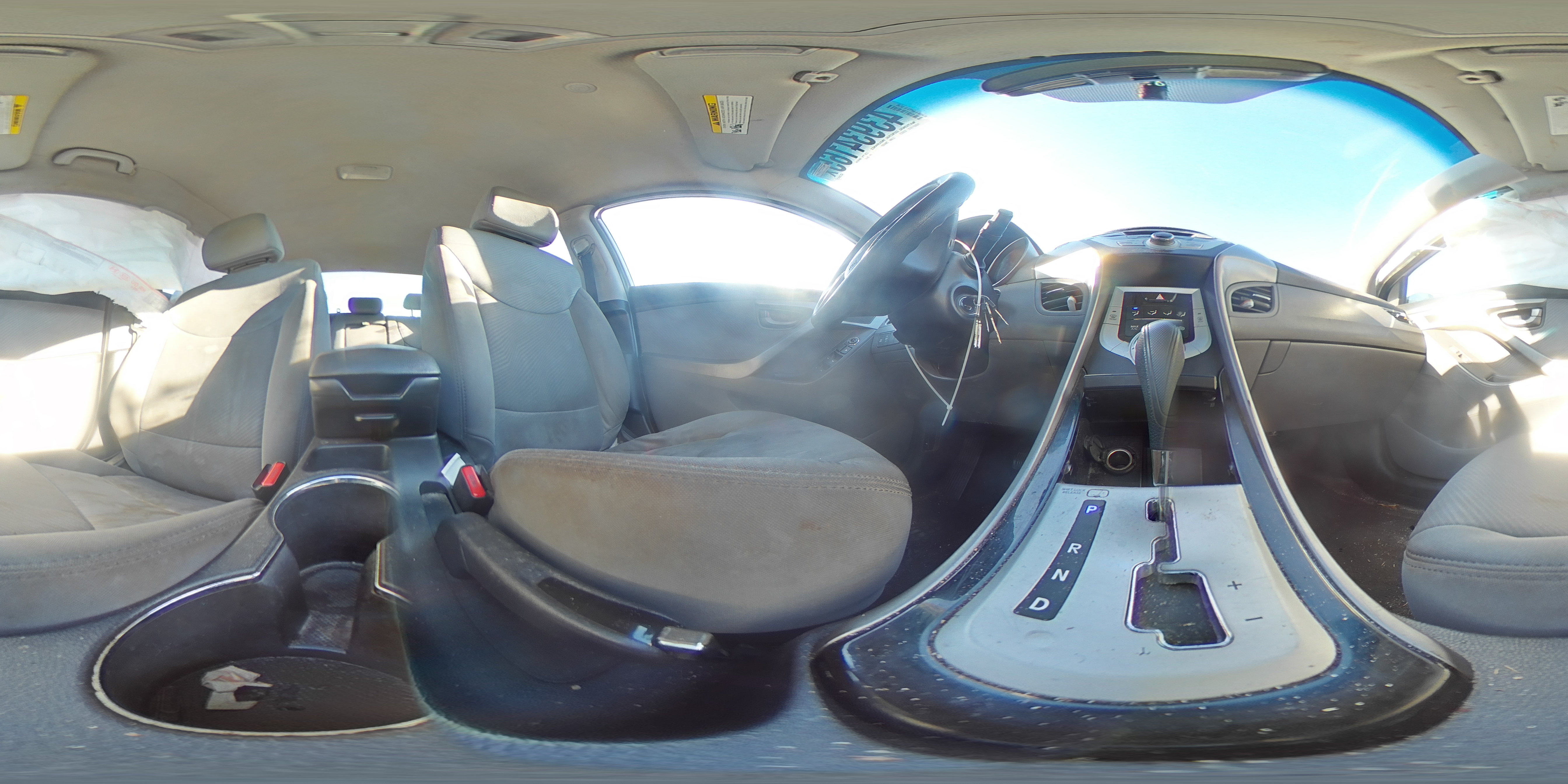 2012 Hyundai Elantra - Image 12