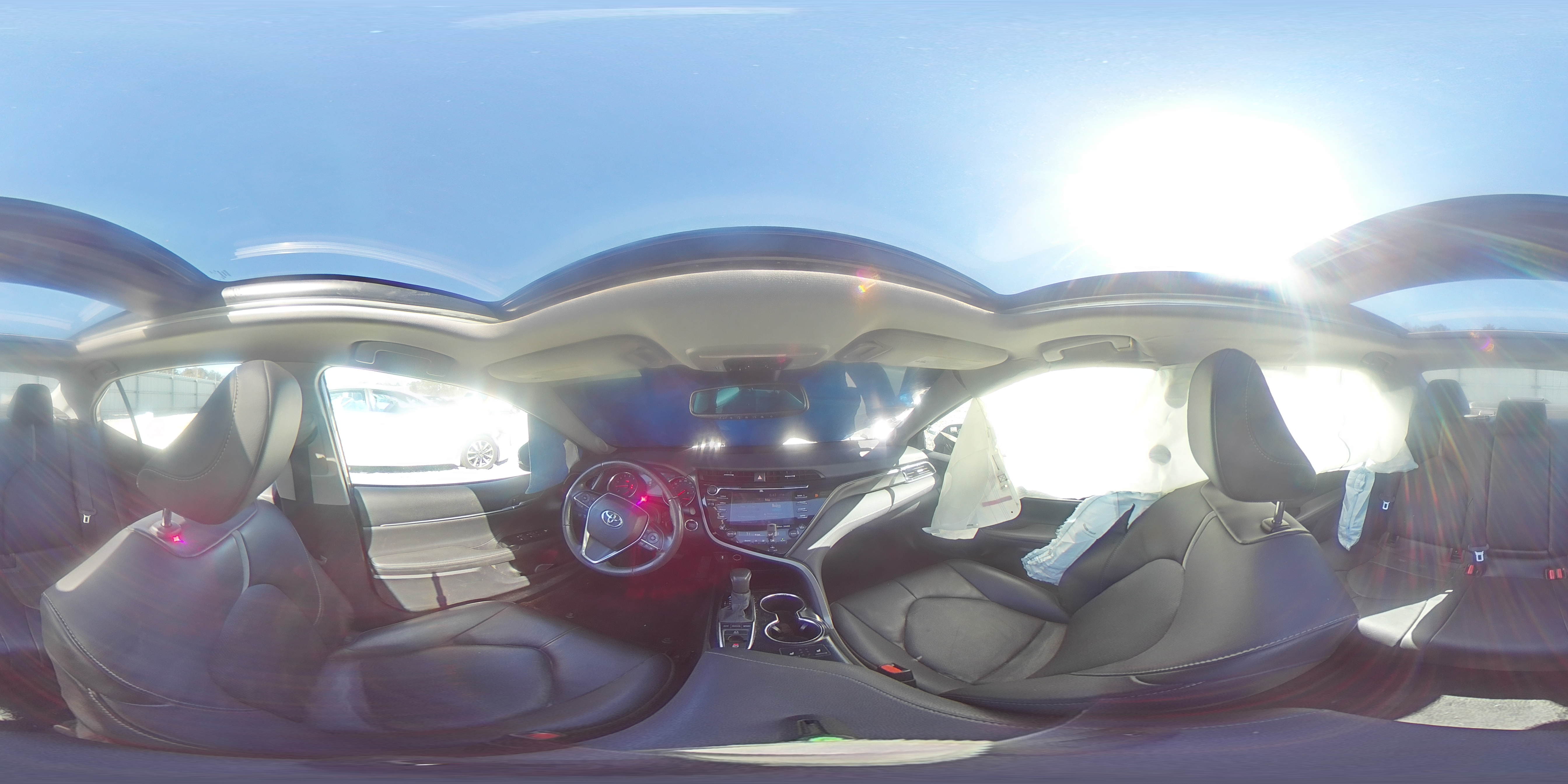 2020 Toyota Camry - Image 14