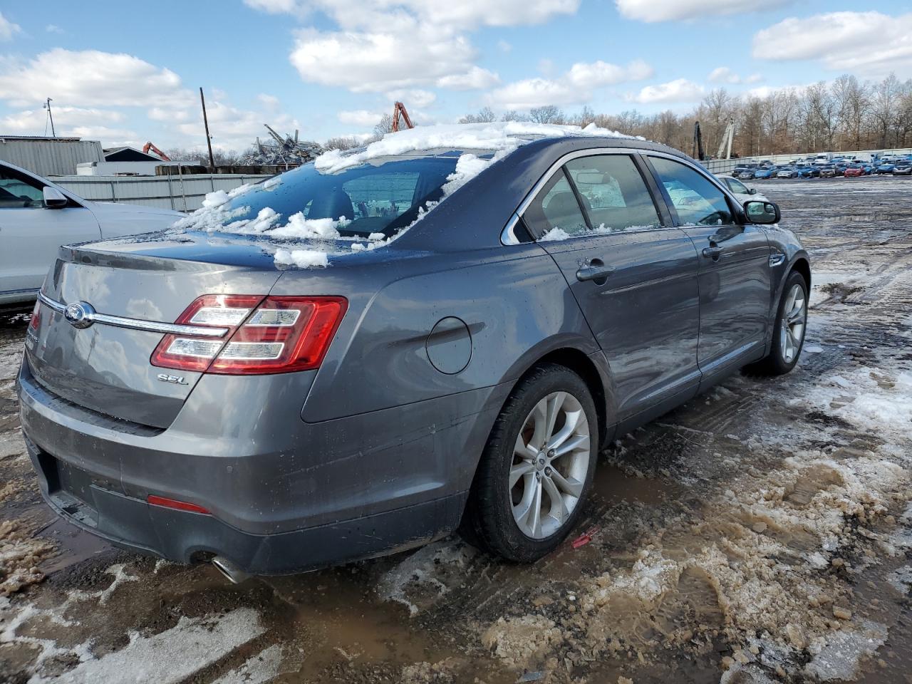 2013 Ford Taurus - Image 3