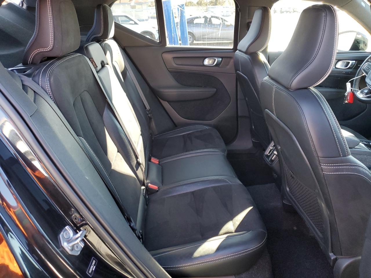 2020 Volvo XC40 - Image 11