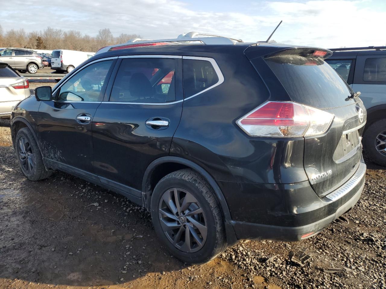 2016 Nissan Rogue - Image 2