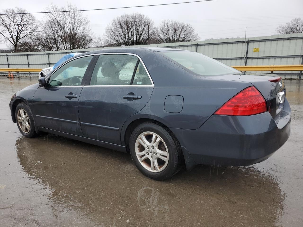 2007 Honda Accord - Image 2