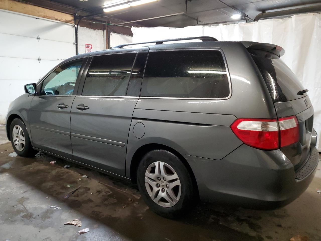 2007 Honda Odyssey - Image 2