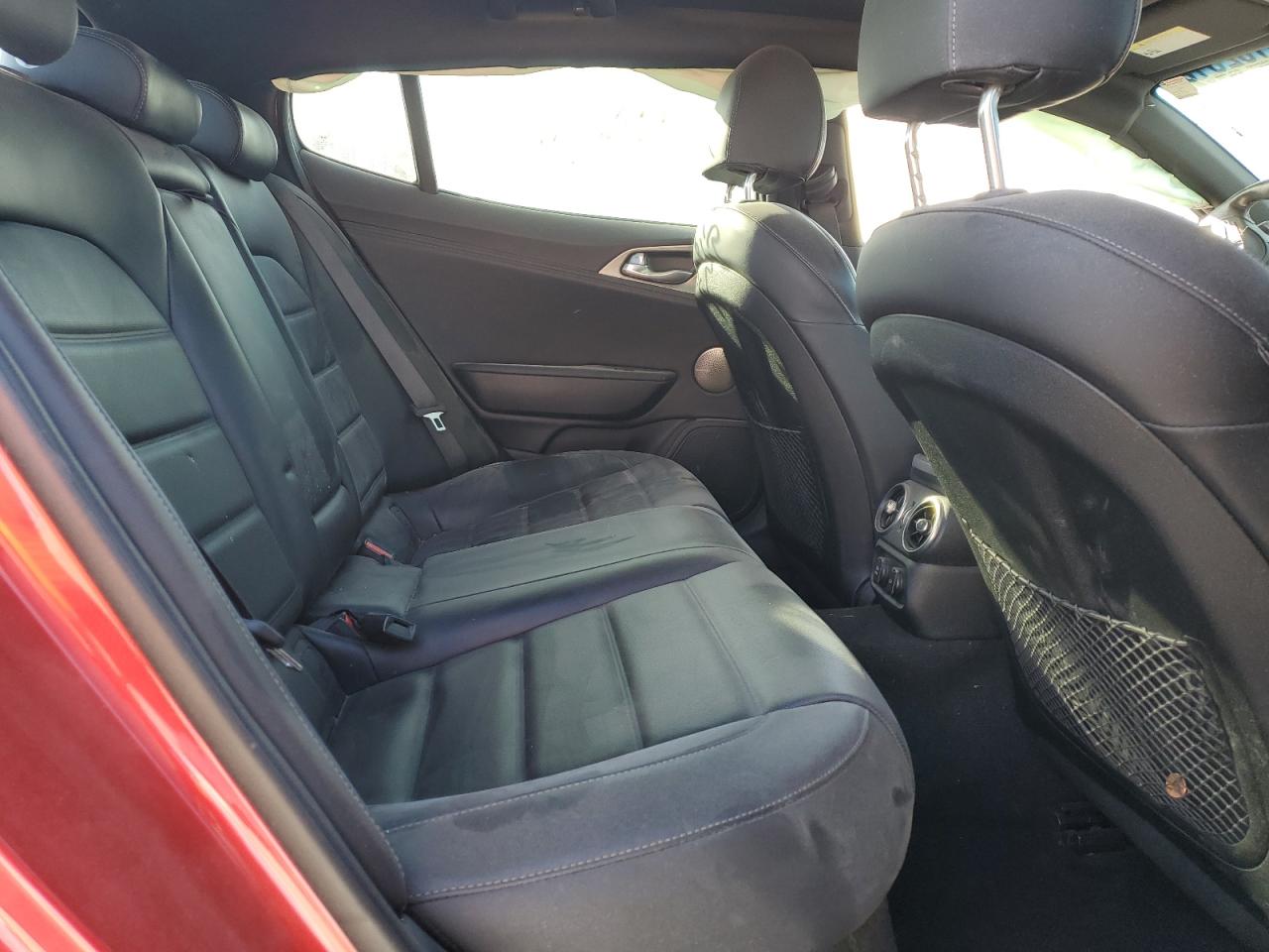 2018 Kia Stinger - Image 10
