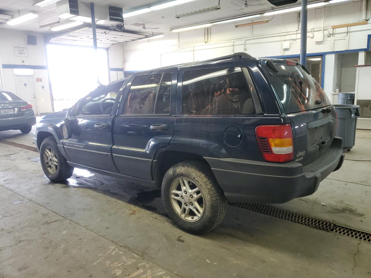 2004 Jeep Grand Cherokee - Image 2