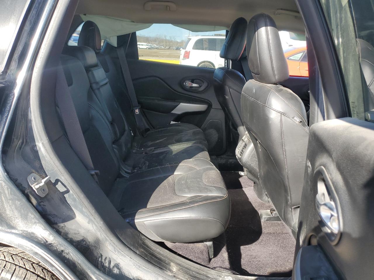 2018 Jeep Grand Cherokee - Image 11