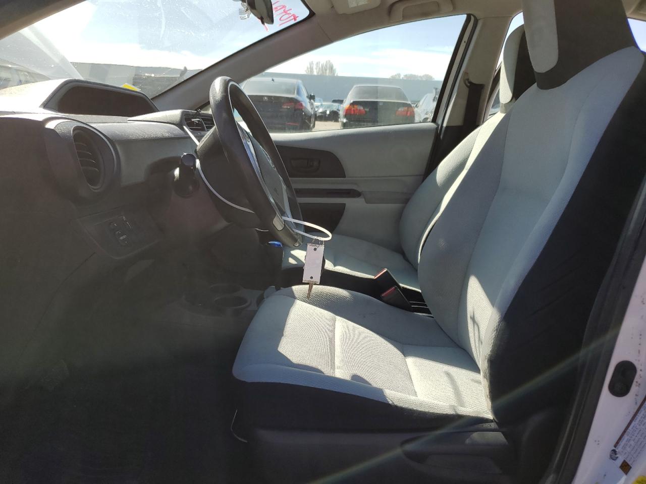 2014 Toyota Prius - Image 7